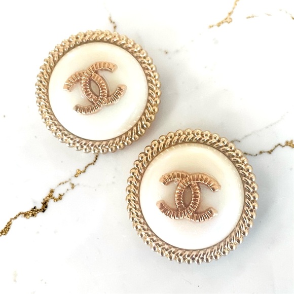 Luxury Faux Pearl/Gold Upcycled Button Earrings 18mm or 23mm - Picture 2 of 3